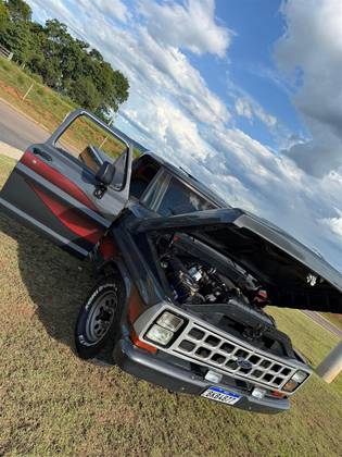 FORD F-1000 3.9 SUPER SÉRIE 4X2 CS 8V TURBO DIESEL 2P MANUAL